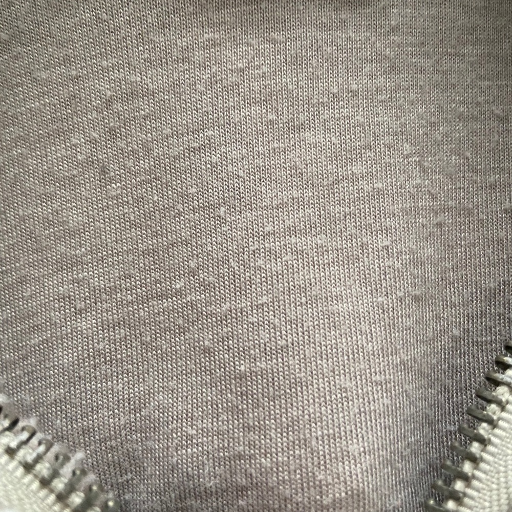Fuzzy pullover - Picture 7 of 7